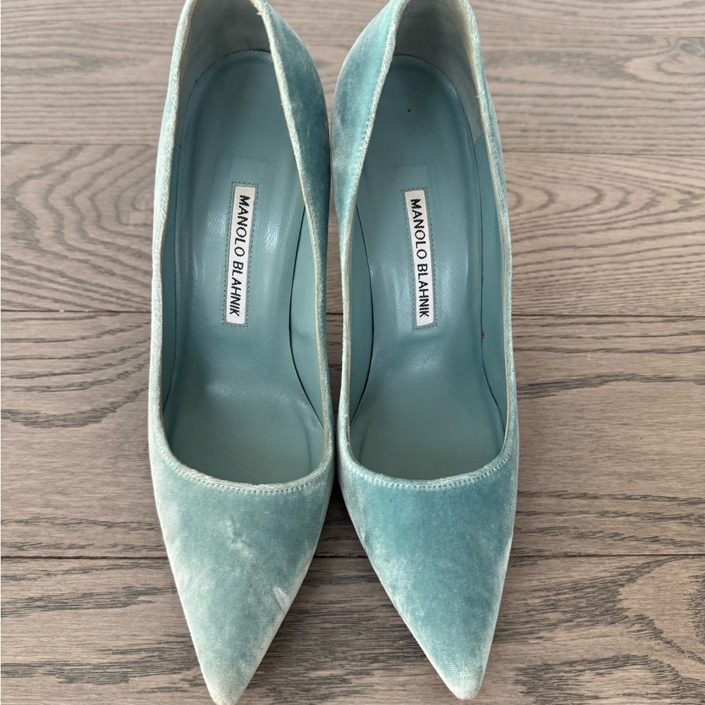 Manolo Blahnik Women's Teal Velvet Heels
